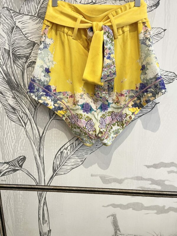 Short Camilla – Image 5